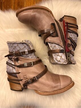 Freebird by Steven Taupe Crue Boots New Size 10